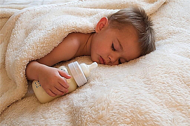 How to wean your baby from night feeding