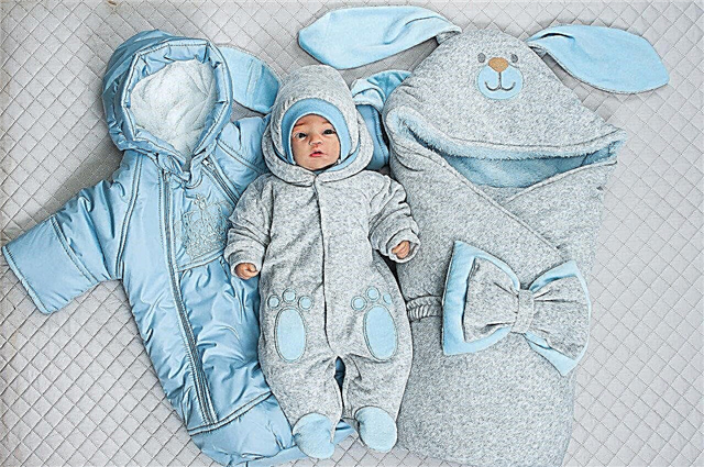 Cara berpakaian bayi yang baru lahir untuk dibuang pada musim sejuk
