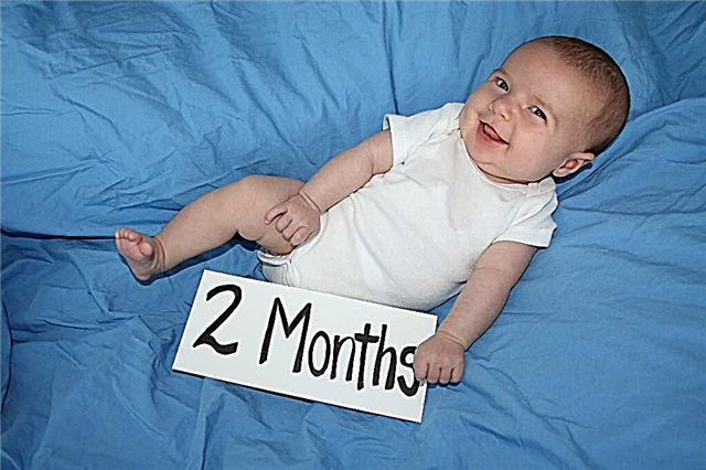 How much should a baby eat at 2 months