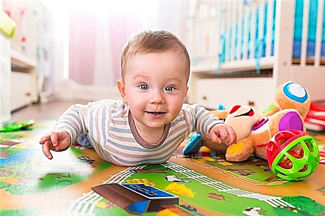 Spiele mit einem Baby 8 Monate