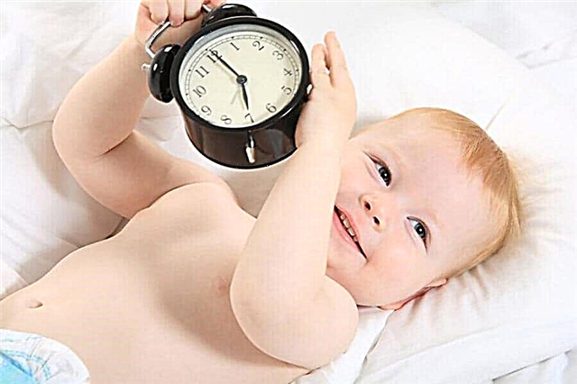 Child's day regimen at 7 months