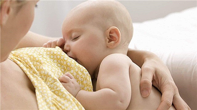 Adakah mungkin untuk memberi makan bayi yang baru lahir dengan susu ibu