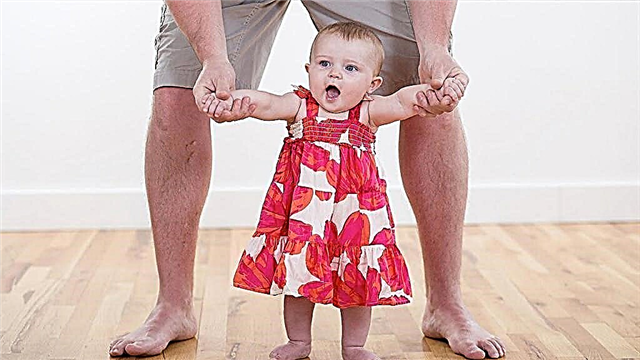 Kolik měsíců můžete dát dítě na nohy