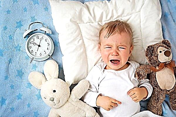 बेबी 10 महीने - रात को अच्छी तरह से नहीं सोता है, अक्सर उठता है और रोता है