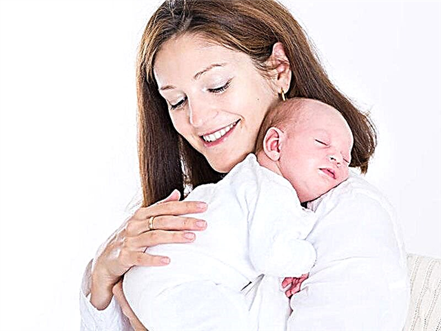 Како држати бебу тако да подригне и како можете помоћи