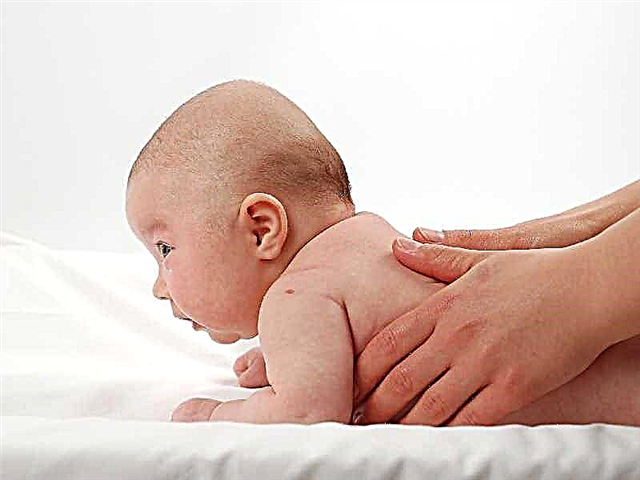 Massaggio per neonati a casa