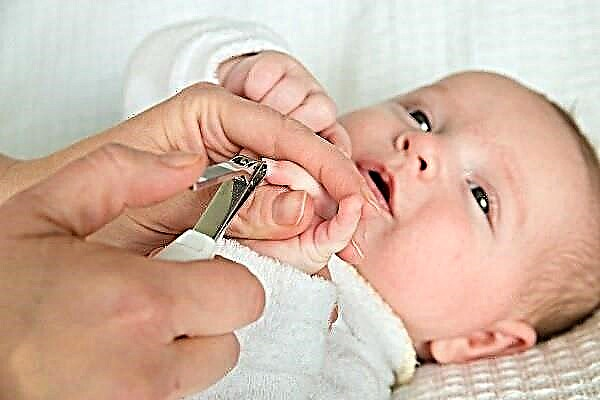 Hoe u de nagels van uw pasgeboren baby knipt
