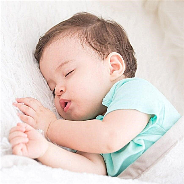 Hvor mye skal et barn sove 11 måneder per dag