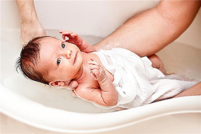 How to bathe a child - useful tips for parents