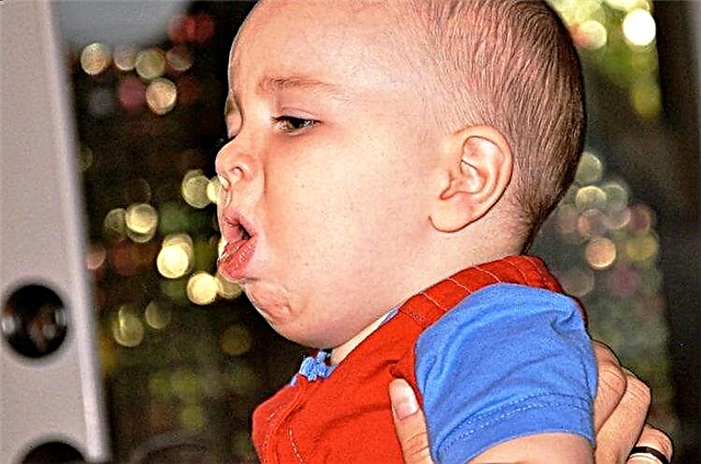 Tosse antes de vomitar em uma criança - o que fazer se o bebê estiver vomitando