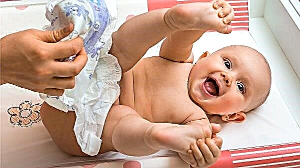 Kebersihan bayi perempuan yang baru lahir - aturan perawatan