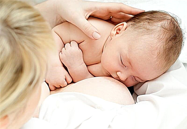 Kolik by mělo novorozené dítě spát mezi krmením až měsíc