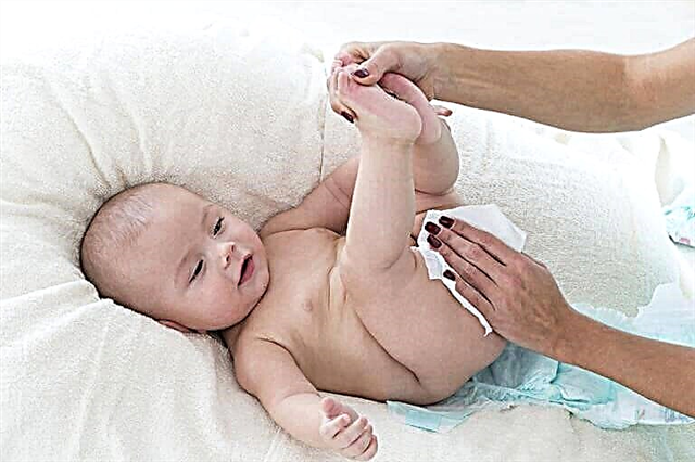 Comment laver un garçon nouveau-né