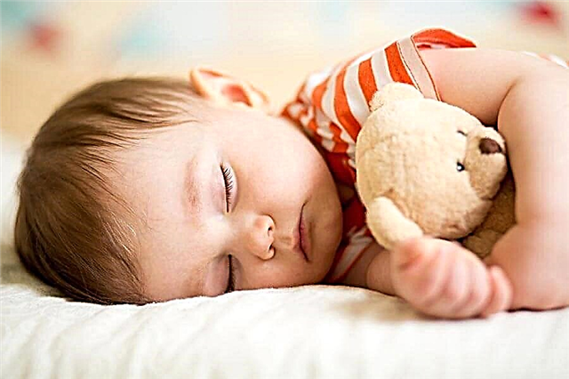 Hvorfor sover et barn mye under sykdom - grunner