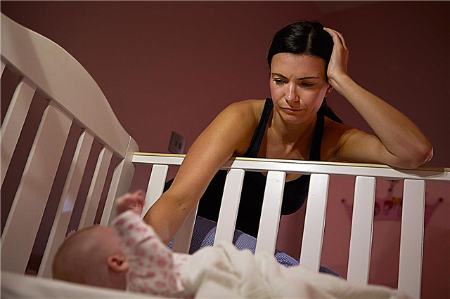 Why a 4 month old baby often wakes up at night - advice for parents