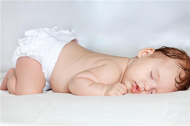 Чому дитина перевертається уві сні на живіт