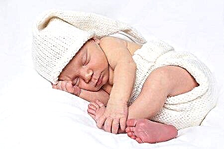 Er det muligt for en baby at sove på sin side - gavn og skade