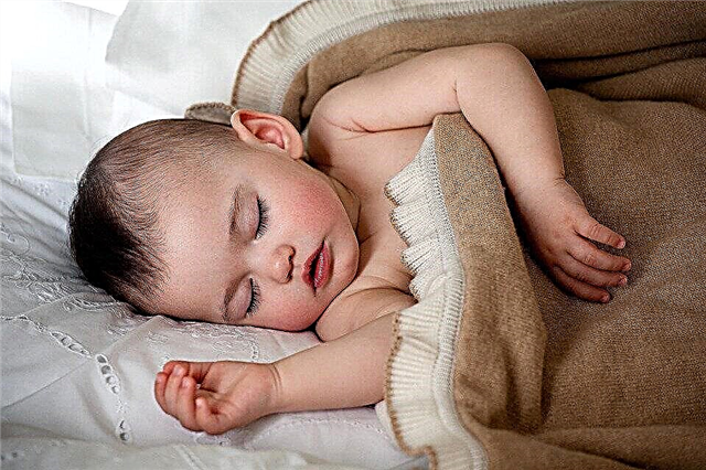 Baby slaapt met maanden - tabel met normen tot een jaar