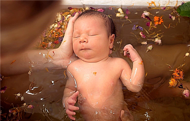 新生児を入浴させるためのハーブ-寝るためのハーブ