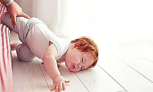 Nyfødt baby falt av sofaen - hva du skal gjøre