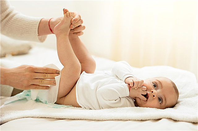 Як часто міняти підгузник немовляті