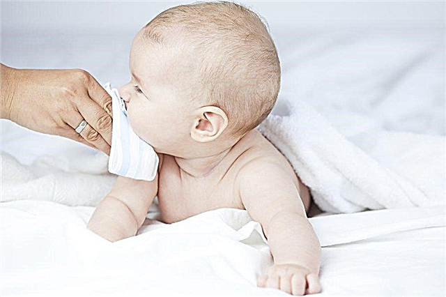 Est-il possible de faire couler du lait maternel dans le nez avec un rhume à un nouveau-né