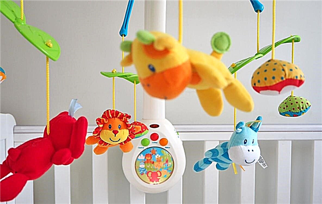 What toys should a child have from 0 to 1 year old