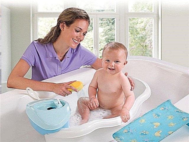 9 barnläkartips om hur man tvättar en nyfödd pojke