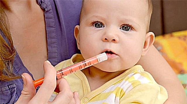 6 начина за даване на лекарства и хапчета на бебета, за да не изплюват