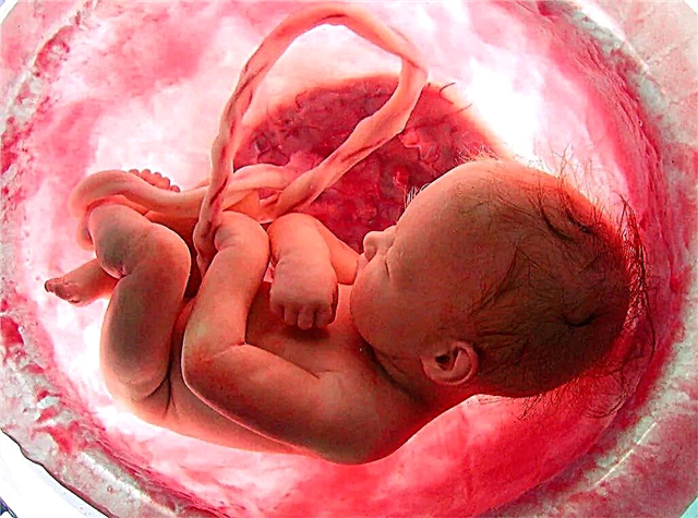 Hvordan og hva puster babyen i livmoren?
