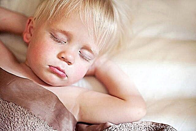Miksi lapsi jauhaa hampaitaan unessa?