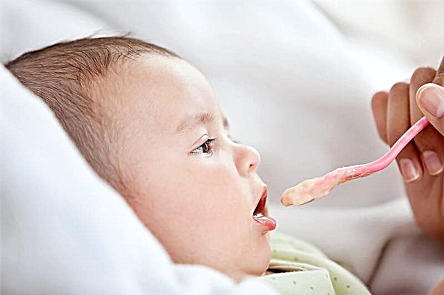 아기에게 생후 4 개월에 보충 식품이 필요합니까?