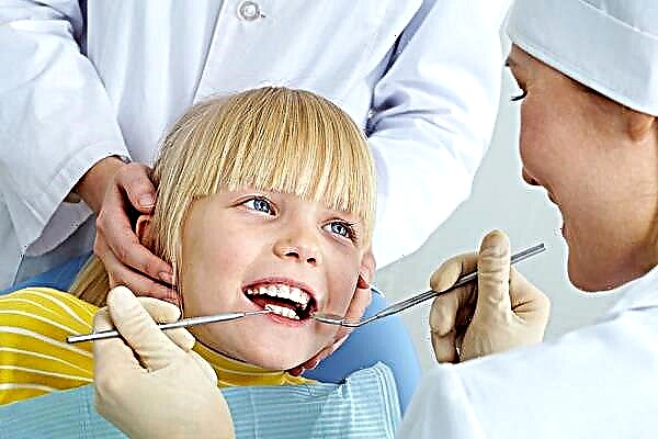 Hvor mange tænder har et barn ved 3 år, og hvordan behandles tænder i denne alder?