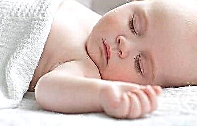 ¿Puede un recién nacido dormir boca arriba?