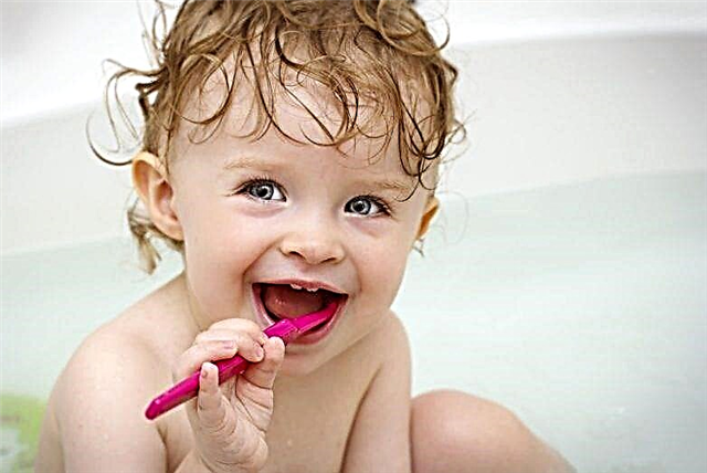 いつ子供の歯を磨き始めますか？