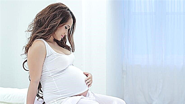 Gimdymas 34 nėštumo savaitę