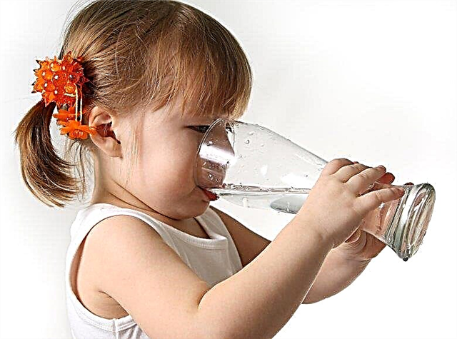 Pitäisikö minun olla huolissani, jos lapseni juo paljon vettä?