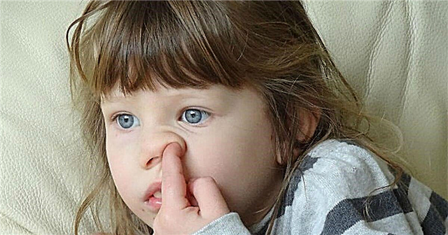 Hvorfor spiser et barn boogers fra næsen, og hvordan man kan vænne ham af det?