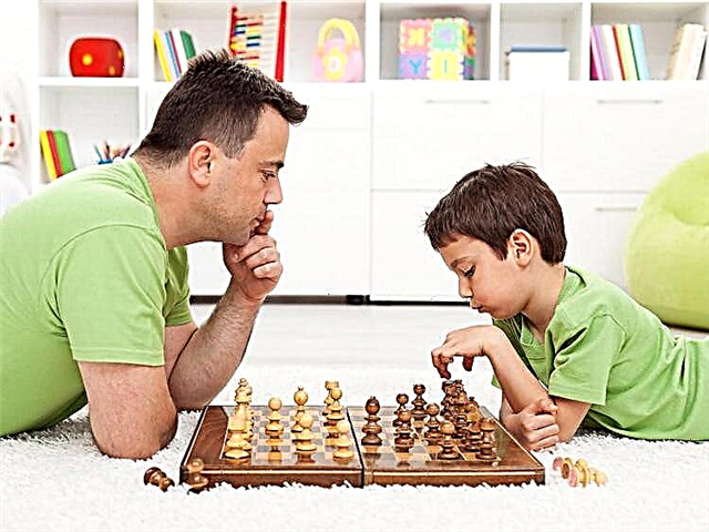 Kako naučiti otroka igrati šah iz nič?
