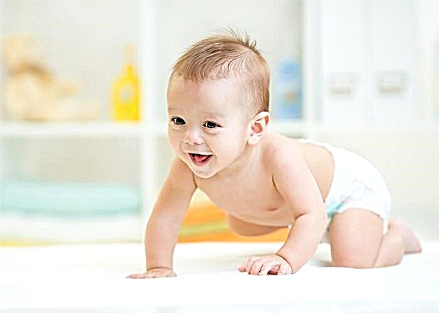 Bir bebeğe bebek bezi nasıl doğru yerleştirilir? 