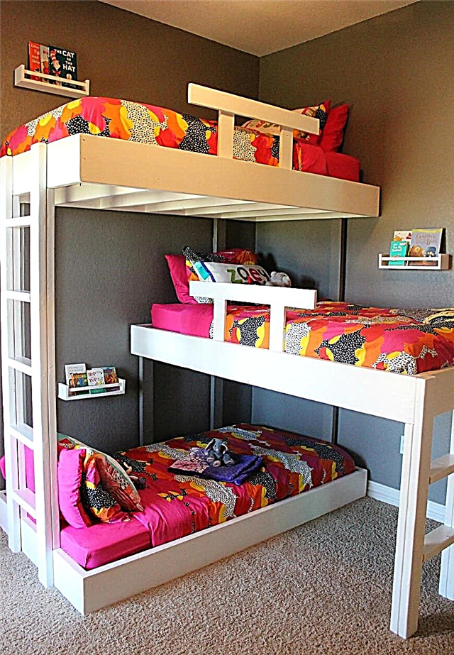 Двуетажни легла за деца