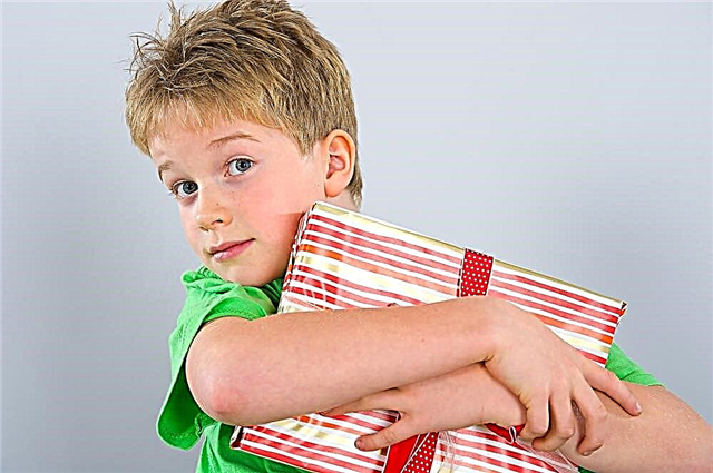 What to give a 5-year-old boy? 