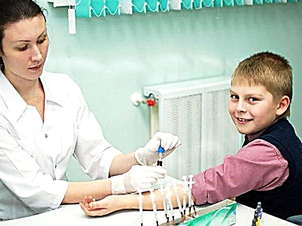 Análisis de sangre para detectar alergias en niños.