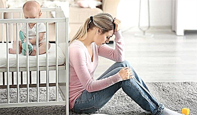 Bagaimanakah kemurungan postpartum nyata? Tanda-tanda utama dan gejala pertama