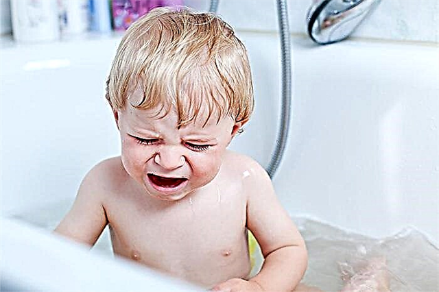 Što učiniti ako se dijete boji plivati ​​u kupaonici