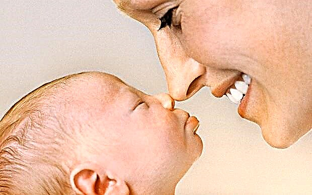 Бебу развијамо од првих дана живота: савети за родитеље
