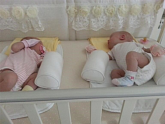 Merawat bayi kembar yang baru lahir - tip teratas untuk ibu muda