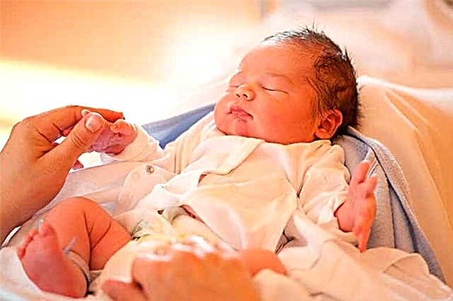 الولادة بنفسها أو بعملية قيصرية (طبيعية مقابل قيصرية) - تجربة أم للعديد من الأطفال