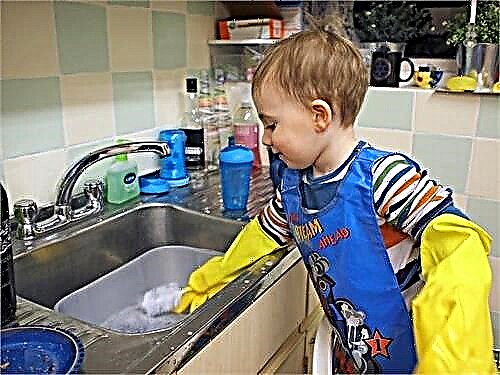 Hausarbeit, die einem zweijährigen Kind anvertraut werden kann